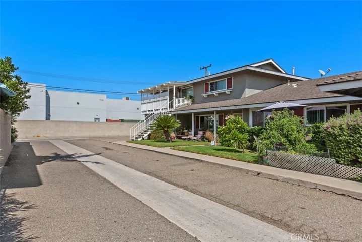 7541 Volga Drive 1-4, Huntington Beach, California 92647