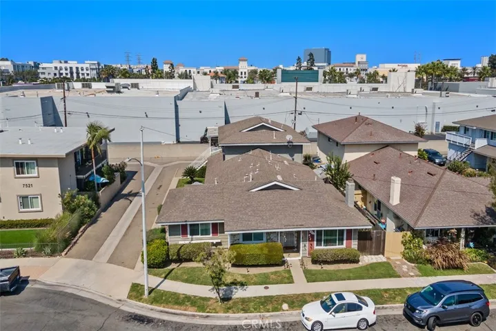 7541 Volga Drive 1-4, Huntington Beach, California 92647