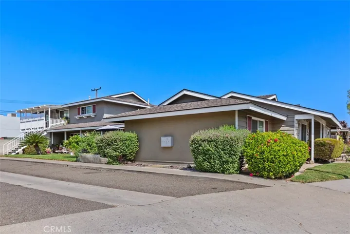 7541 Volga Drive 1-4, Huntington Beach, California 92647