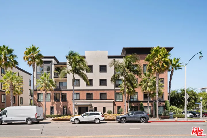 12558 W Fielding Circle 5, Los Angeles, California 90094