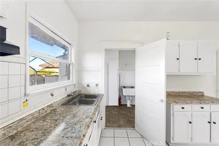 2727 Eagle Street, Los Angeles, California 90033
