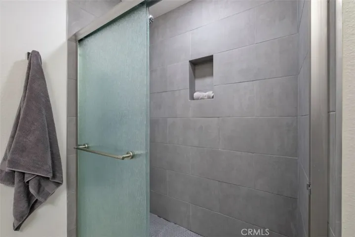 Secondary shower
