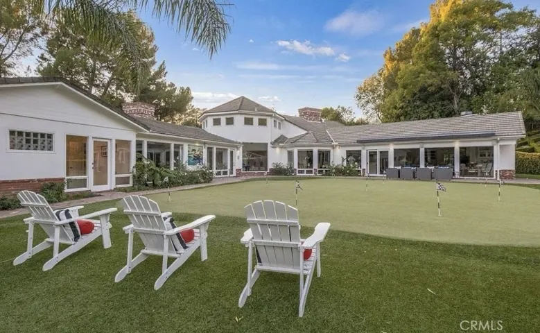 Upper putting green