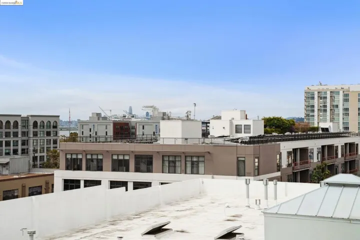 201 4th St 304, Oakland, California 94607