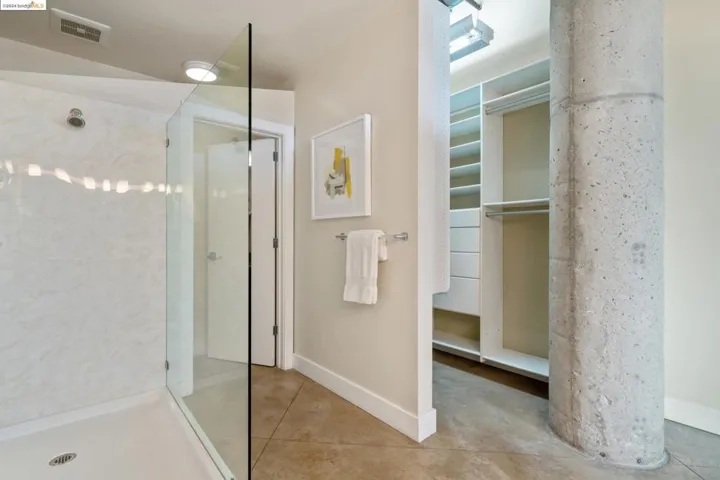 201 4th St 304, Oakland, California 94607