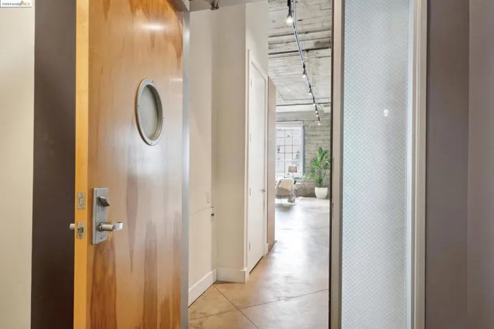 201 4th St 304, Oakland, California 94607