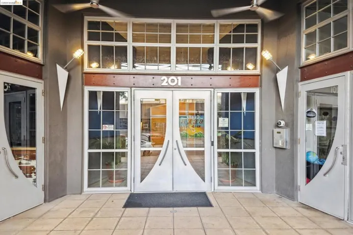201 4th St 304, Oakland, California 94607