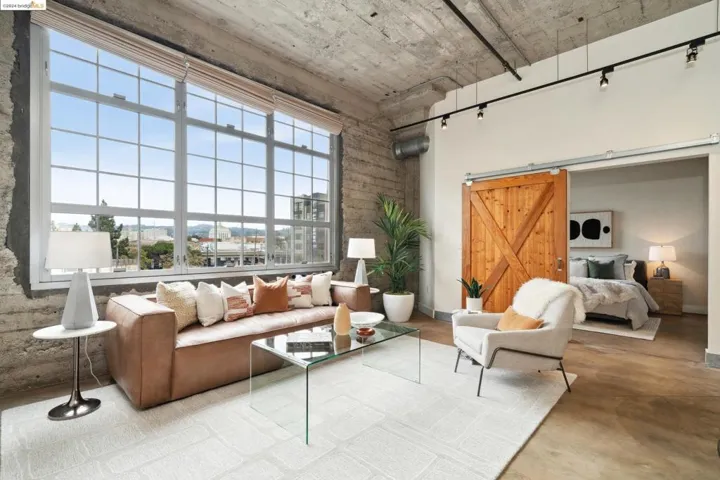 201 4th St 304, Oakland, California 94607