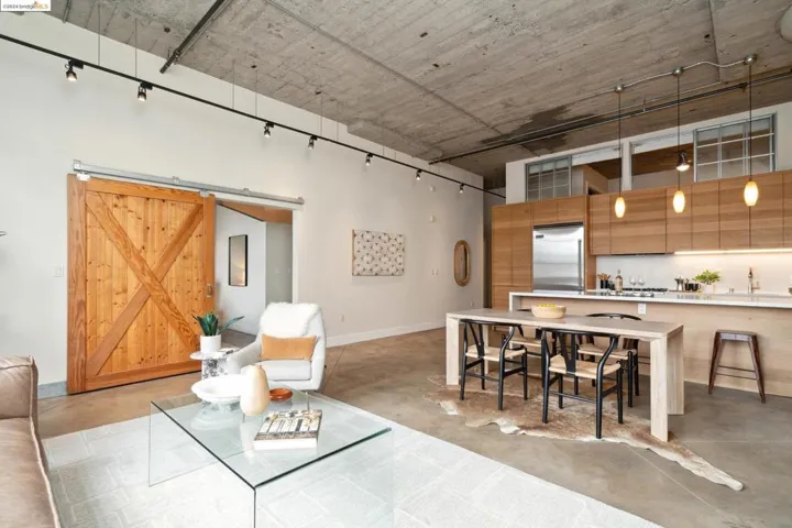201 4th St 304, Oakland, California 94607