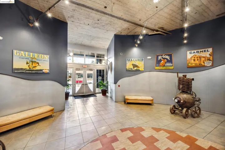 201 4th St 304, Oakland, California 94607