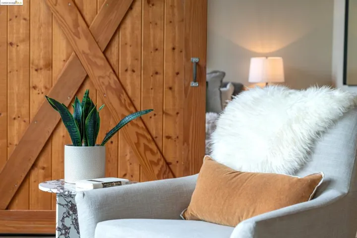 201 4th St 304, Oakland, California 94607
