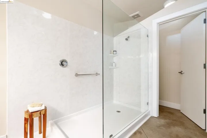 201 4th St 304, Oakland, California 94607