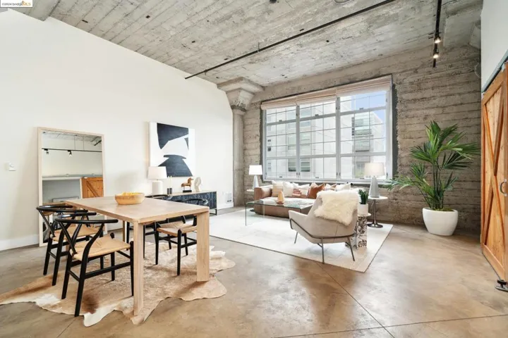 201 4th St 304, Oakland, California 94607