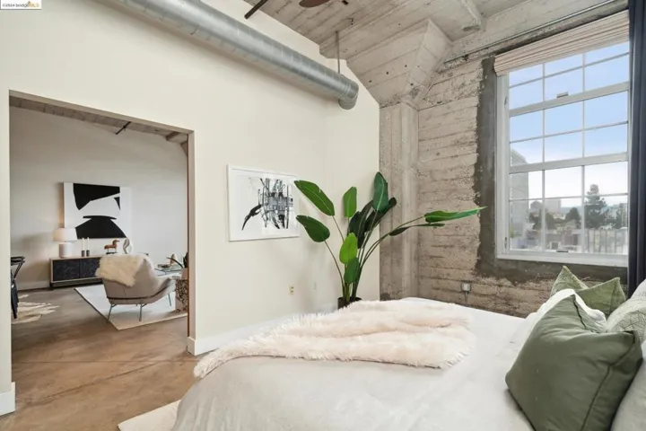 201 4th St 304, Oakland, California 94607