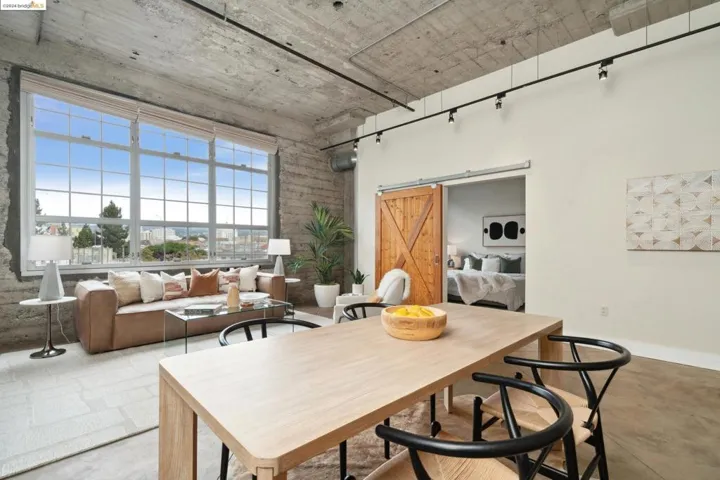 201 4th St 304, Oakland, California 94607