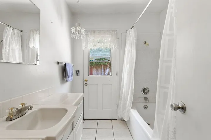918 S Deming Street, Santa Ana, California 92704