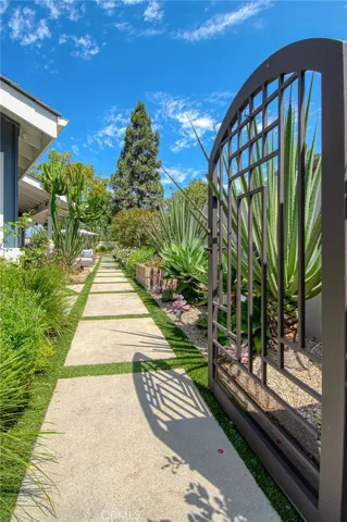 1245 Blue Gum Lane, Newport Beach, California 92660