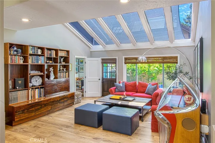 1245 Blue Gum Lane, Newport Beach, California 92660