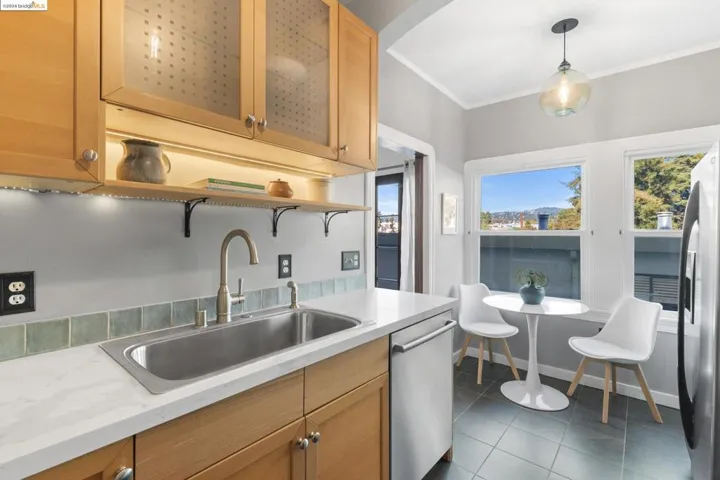 2700 8th Ave 1, Oakland, California 94606