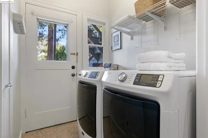2700 8th Ave 1, Oakland, California 94606