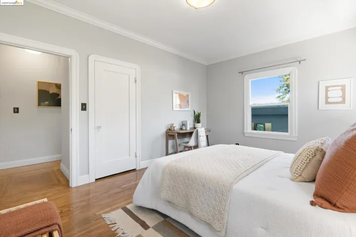 2700 8th Ave 1, Oakland, California 94606