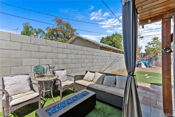 621 S Willow Avenue, Rialto, California 92376