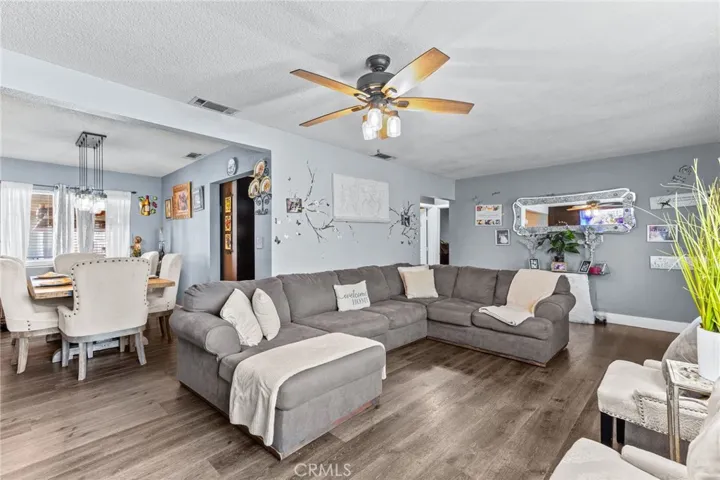 621 S Willow Avenue, Rialto, California 92376