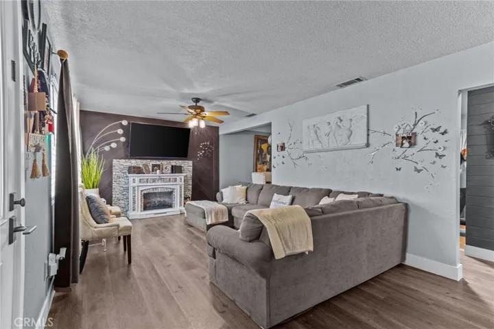 621 S Willow Avenue, Rialto, California 92376
