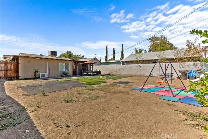 621 S Willow Avenue, Rialto, California 92376