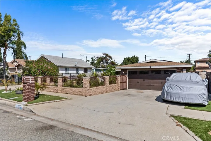 621 S Willow Avenue, Rialto, California 92376