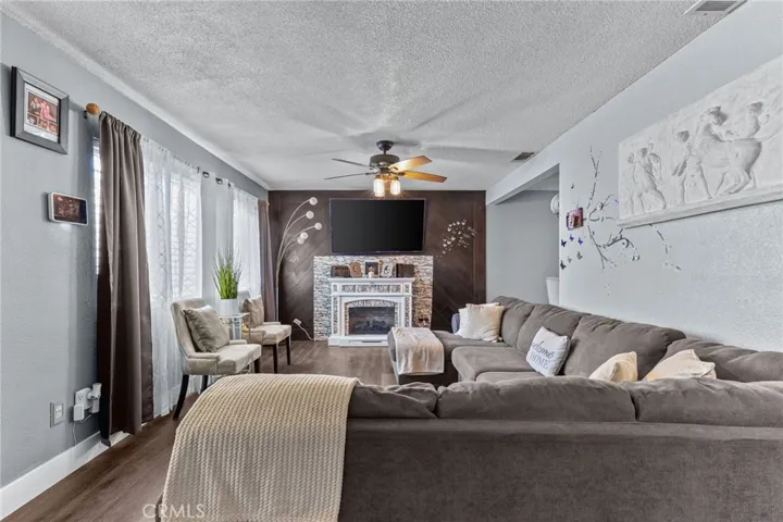 621 S Willow Avenue, Rialto, California 92376