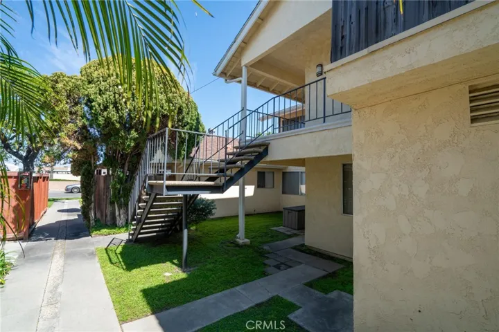 6172 Warner Avenue, Huntington Beach, California 92647
