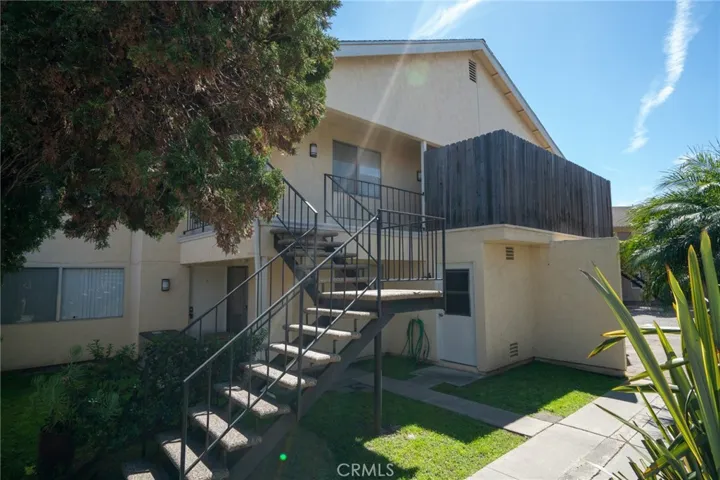 6172 Warner Avenue, Huntington Beach, California 92647