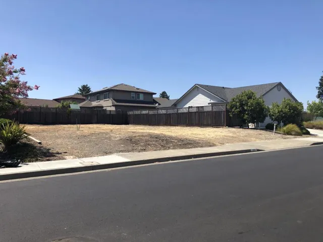 1881 Crimson Lane, Santa Rosa, California 95403