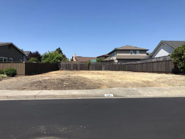 1881 Crimson Lane, Santa Rosa, California 95403