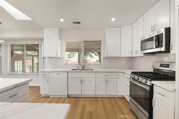 8421 Whitewater Drive, Bakersfield, California 93312