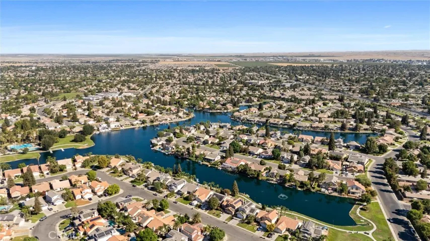 8421 Whitewater Drive, Bakersfield, California 93312