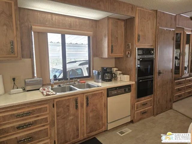 Roomy Kitchen