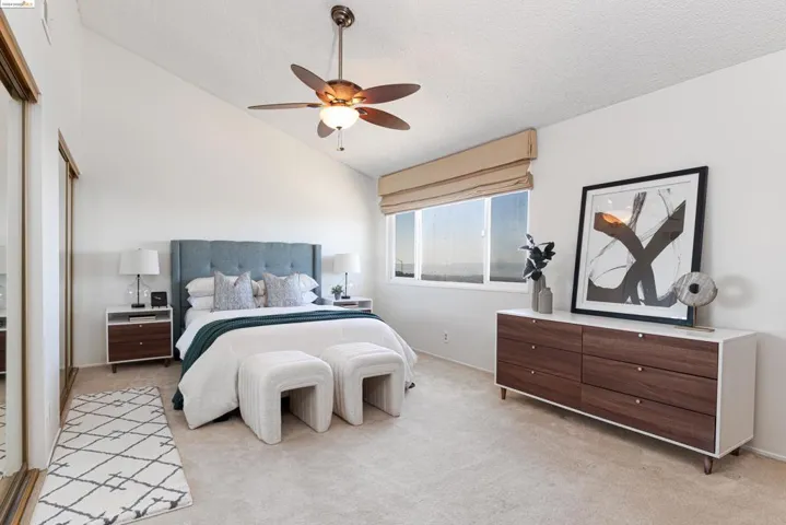 33 Graeagle, Oakland, California 94605