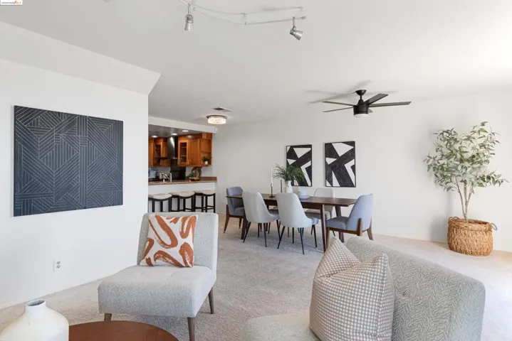 33 Graeagle, Oakland, California 94605