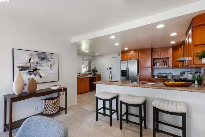 33 Graeagle, Oakland, California 94605