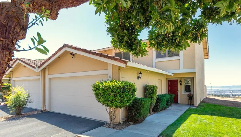 33 Graeagle, Oakland, California 94605