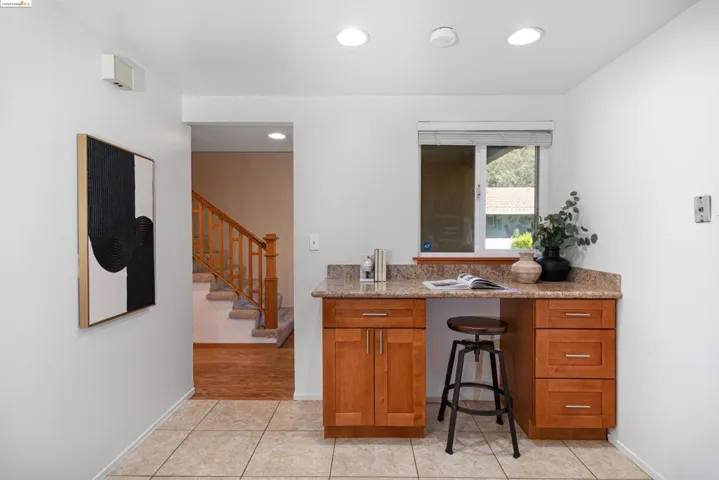 33 Graeagle, Oakland, California 94605