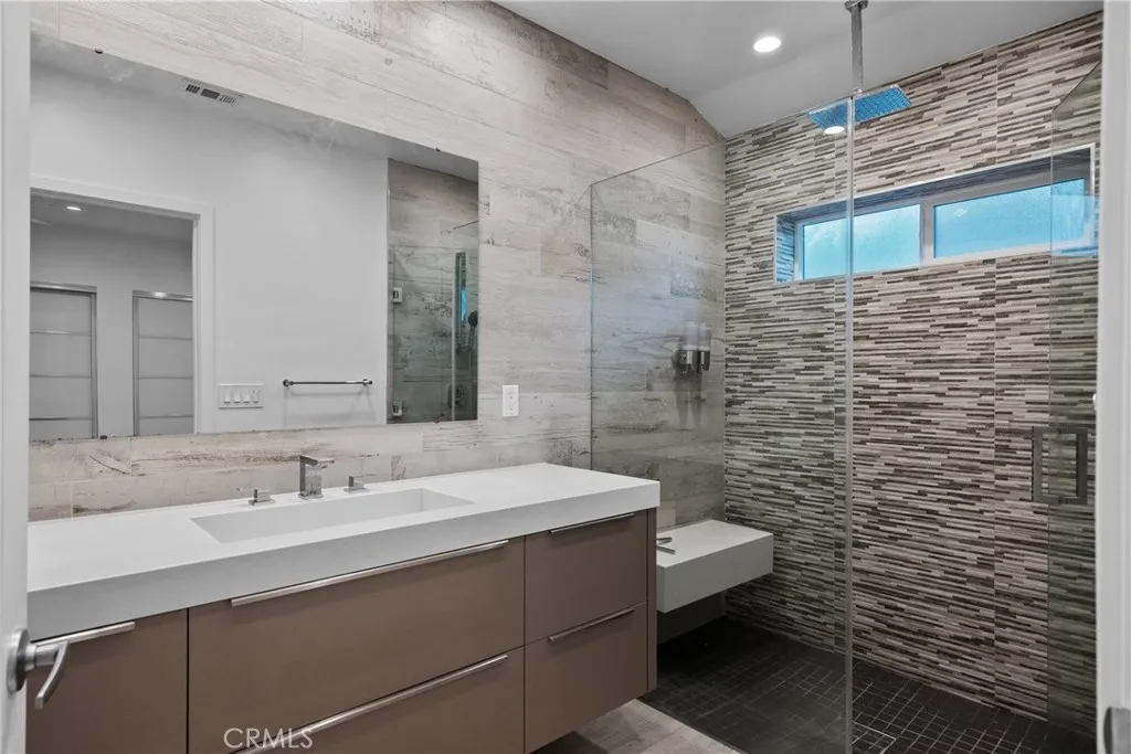 6153 Debs Avenue, Woodland Hills, California 91367 home-pic-22