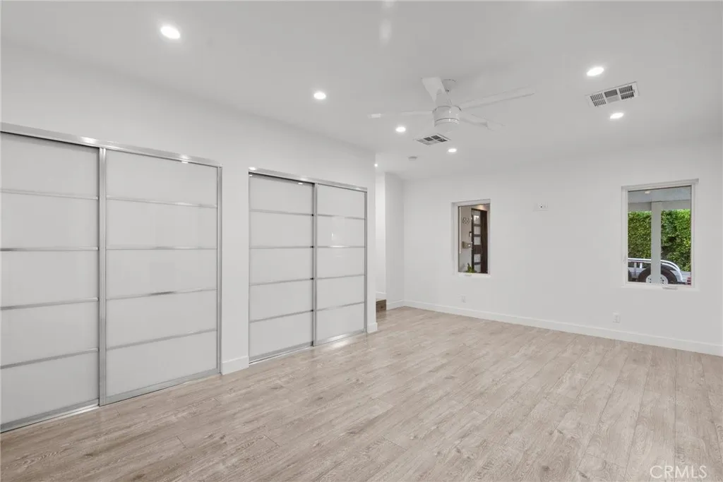 6153 Debs Avenue, Woodland Hills, California 91367 home-pic-21