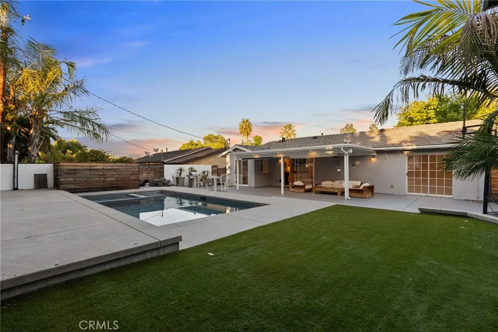 6153 Debs Avenue, Woodland Hills, California 91367 home-pic-33