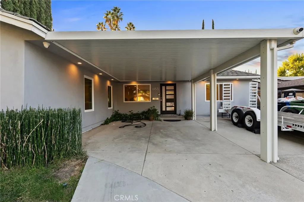 6153 Debs Avenue, Woodland Hills, California 91367 home-pic-4