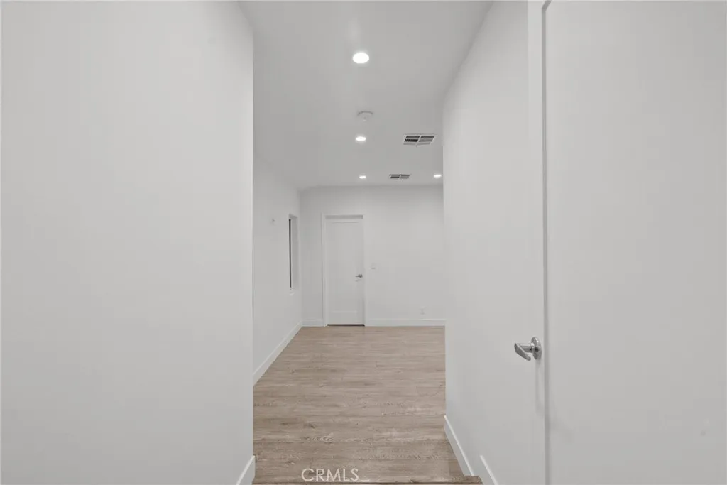6153 Debs Avenue, Woodland Hills, California 91367 home-pic-18