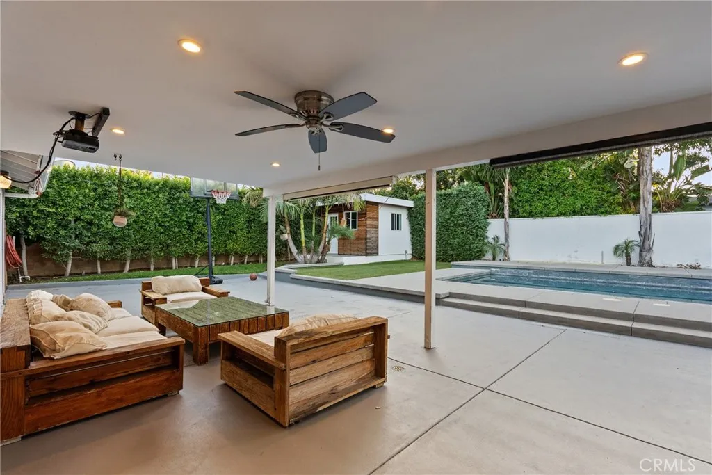 6153 Debs Avenue, Woodland Hills, California 91367 home-pic-30