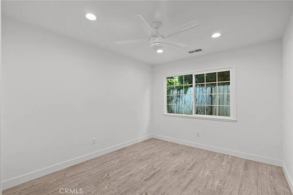 6153 Debs Avenue, Woodland Hills, California 91367 home-pic-17